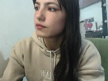 Stripchat Live Porn of skinny_sweet2411
