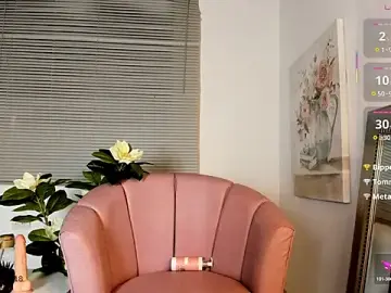Stripchat Live Porn of emily_burton18