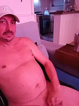 Stripchat Live Sex Cam of FocussedFreckle