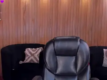 Stripchat Live Sex of KyomiVelvet