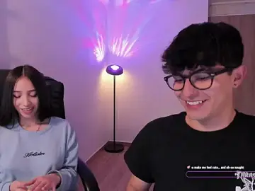 Stripchat Best live sex cam show of Mikeyvioleta_