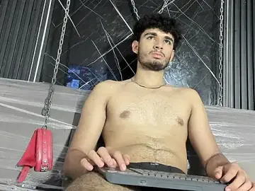 Stripchat Best live sex cam show of LucasThomson_