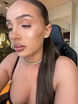 Stripchat Free Live Porn of MileySin1111