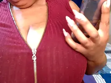 Stripchat Watch Live Sex Cams of CURVILICIOUSxx20