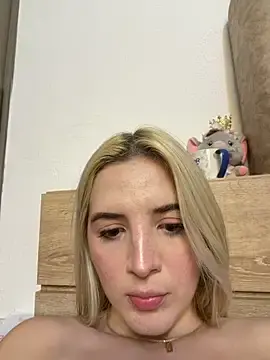 Stripchat Free Live Porn of Maia_Collins