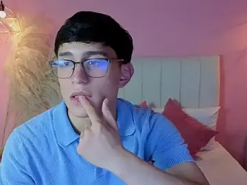 Stripchat Free Porn Cam of ryan_valentino