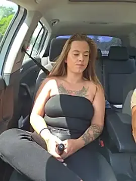 Stripchat Sex Cam of Luna_Lynn