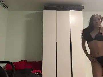 Stripchat Free Live Porn of HotGirlMilla