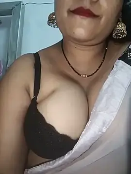 Stripchat Live Sex Cam of Nyra-23