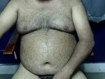 Stripchat Sex Cam of hairysubcub_70
