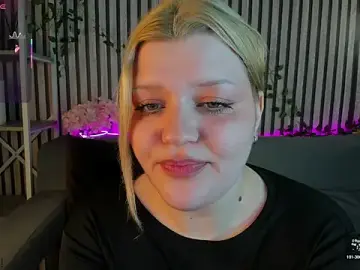 Stripchat Live Sex Cam of Michele_Greenn