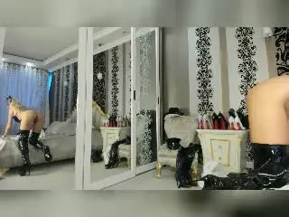 Xlovecam Free Porn Cam of MademoiselleBella