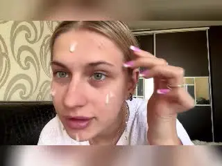 Xlovecam Free Porn Cam of CleliaMarchak