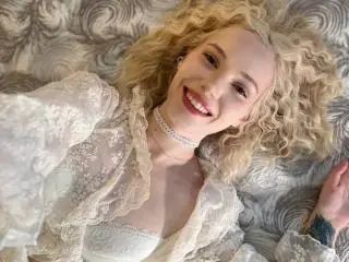 Xlovecam Watch Live Sex Cams of SheraSwayzer