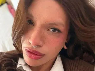 Xlovecam Sex Chat of EllaThorne