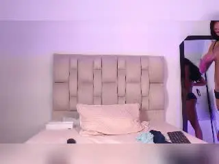 Xlovecam Private Sex Chat of EsmeraldaRoe