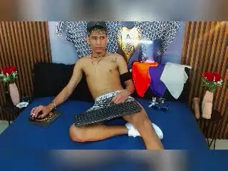 Xlovecam Nude Webcam of SkinnyCuteAlyer